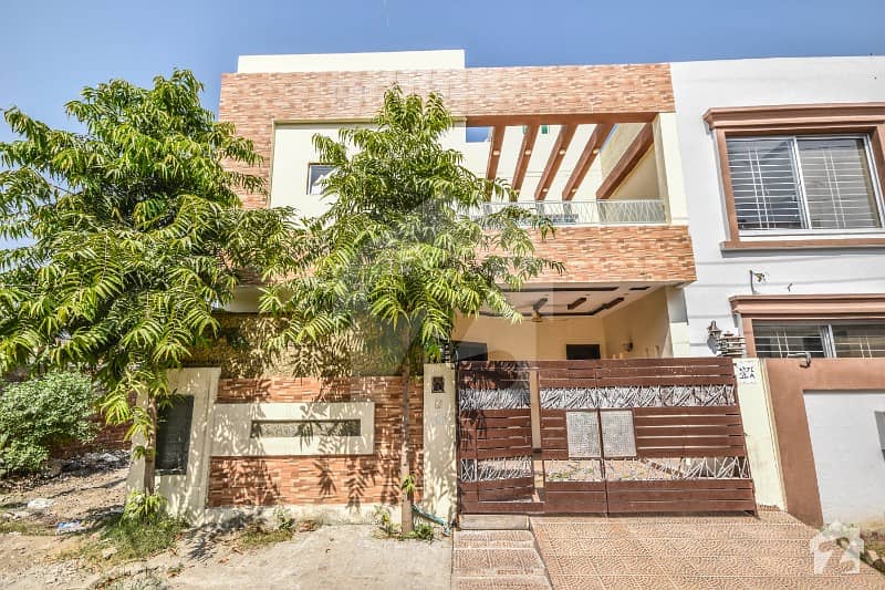 5 Marla Brand New Modern Designer Bungalow For Sale Near To Park State Life Housing Society Lahore