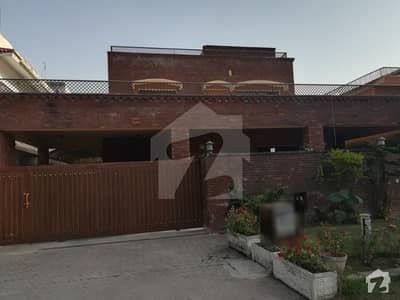 ایف ۔ 10 اسلام آباد میں 6 کمروں کا 1 کنال مکان 9 کروڑ میں برائے فروخت۔ ایف ۔ 10 اسلام آباد میں 6 کمروں کا 1 کنال مکان 9 کروڑ میں برائے فروخت۔