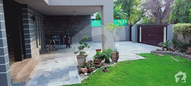 پنجاب کوآپریٹو ہاؤسنگ سوسائٹی لاہور میں 6 کمروں کا 1 کنال مکان 3.5 کروڑ میں برائے فروخت۔