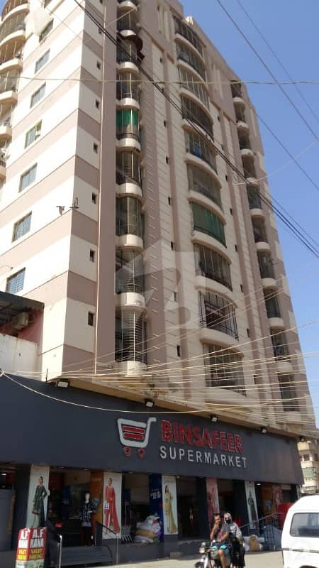 گلستانِِ جوہر ۔ بلاک اے 3 گلستانِ جوہر کراچی میں 3 کمروں کا 18 مرلہ پینٹ ہاؤس 70 ہزار میں کرایہ پر دستیاب ہے۔