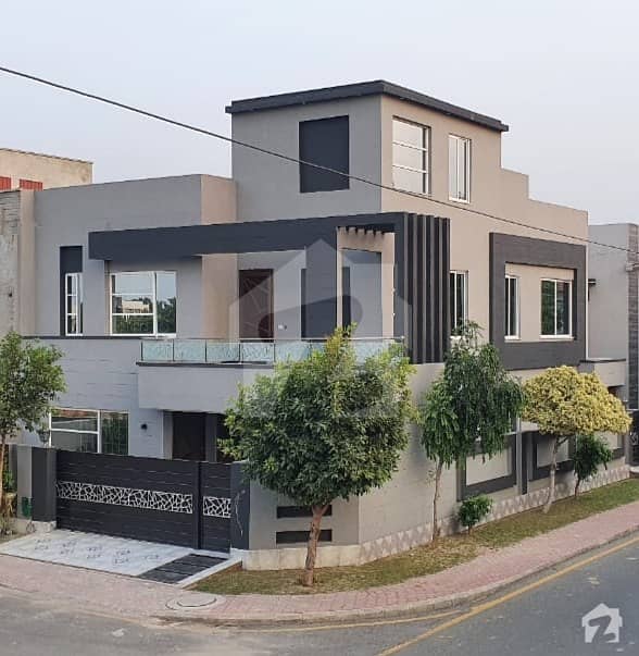 10 Marla Corner Luxury House For Sale At Ideal Location In Overseas A Block