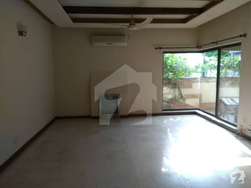 1 Kanal New 5 Master Bed Rooms Stylish Home For Rent