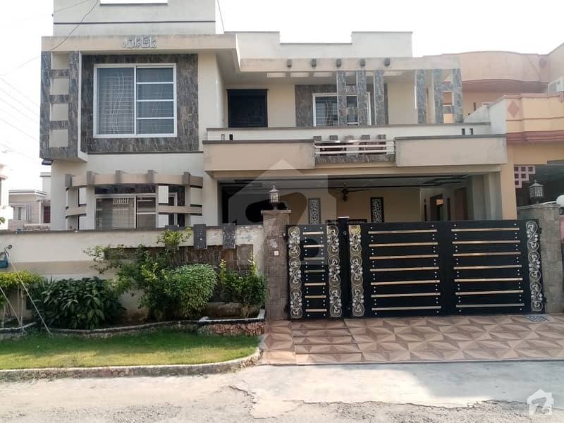 1 Kanal House In Central DC Colony For Sale