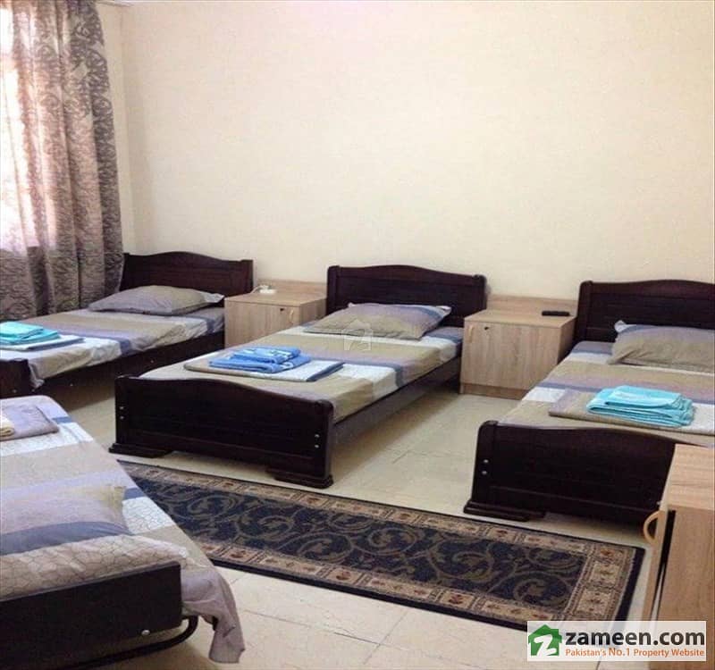 Room For Rent on Girls Hostel Near Islamia College