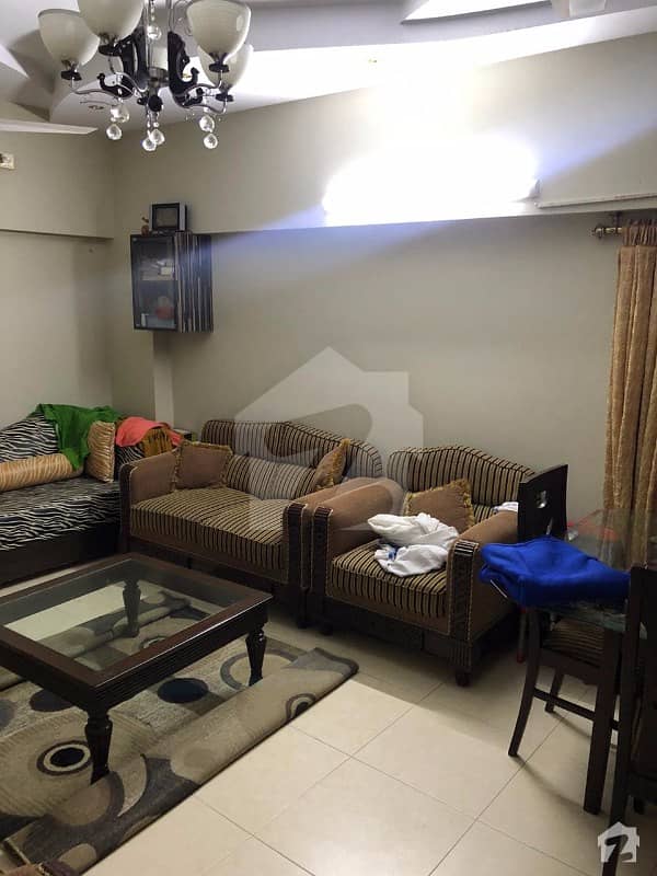 کلفٹن ۔ بلاک 2 کلفٹن کراچی میں 3 کمروں کا 8 مرلہ فلیٹ 2.45 کروڑ میں برائے فروخت۔