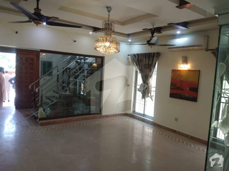 10 Marla Luxury House For Rent At Prime Location