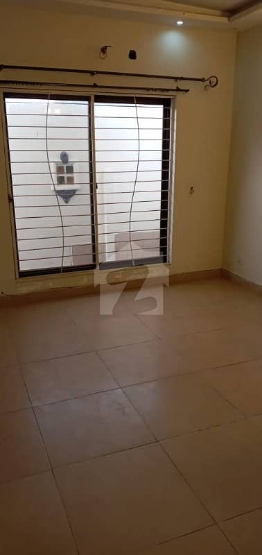 5 Marla Beautiful House For Rent Top Location