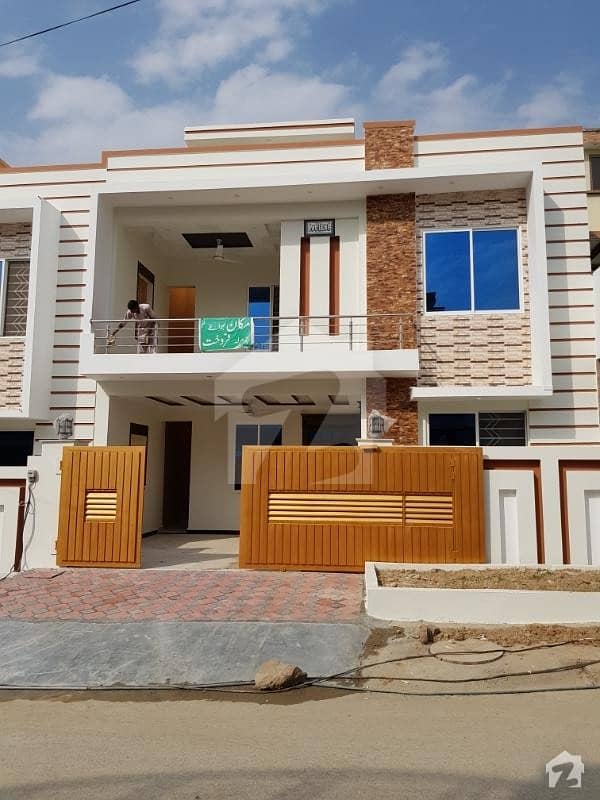 جناح گارڈنز ایف ای سی ایچ ایس اسلام آباد میں 5 کمروں کا 7 مرلہ مکان 1.65 کروڑ میں برائے فروخت۔