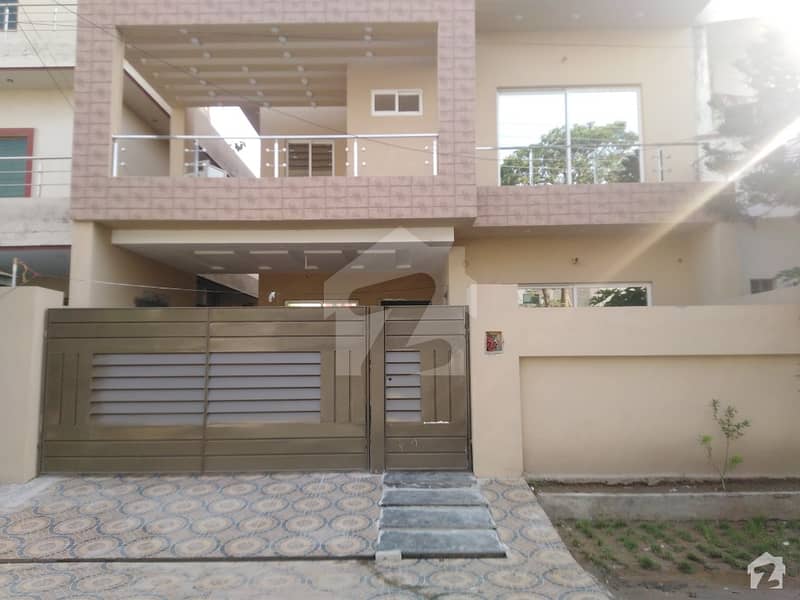 PCSIR Housing Scheme Upper Portion Sized 10 Marla Is Available