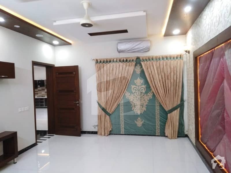 Bahria Town 25 Marla Corner House For Sale