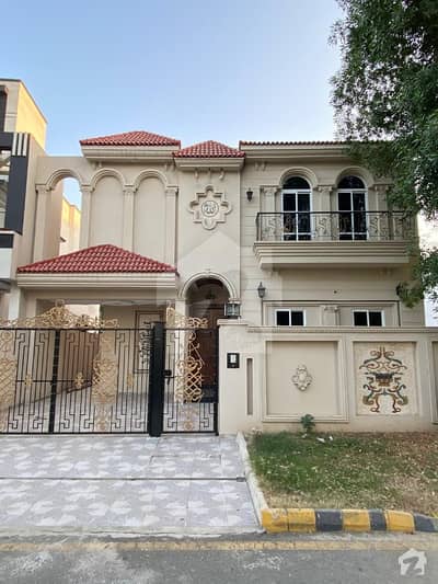 Master Bedrooms and Semi Furnished House Is Available For Sale In Prime Location Master Bedrooms and Semi Furnished House Is Available For Sale In Prime Location