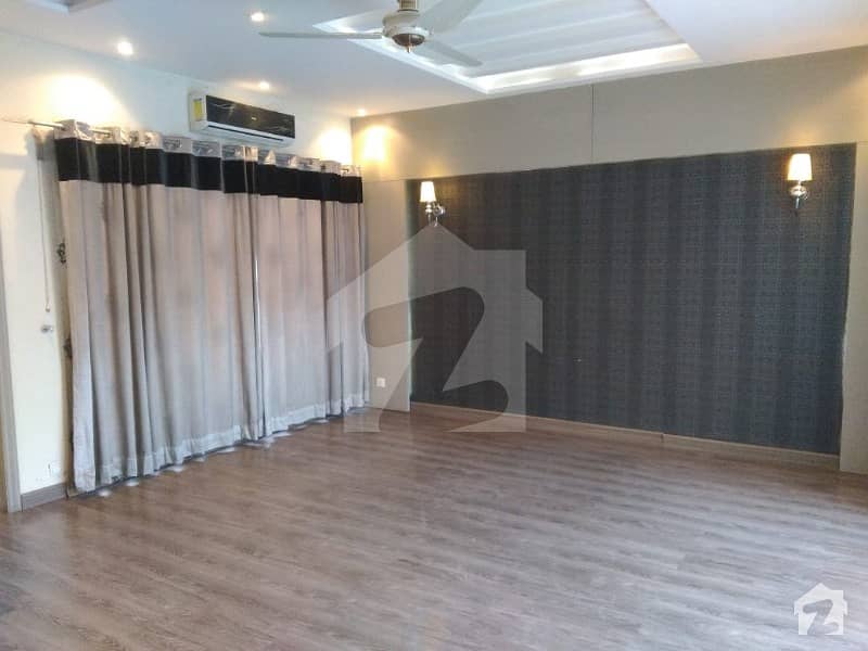 Kanal New Well Maintained Stylish Bungalow For Rent