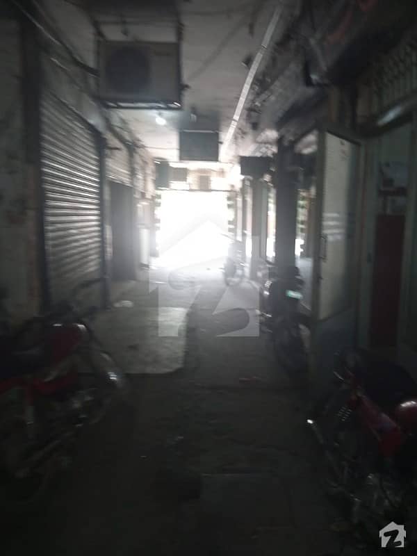 200 Square Feet Shop For Sale In Moon Market