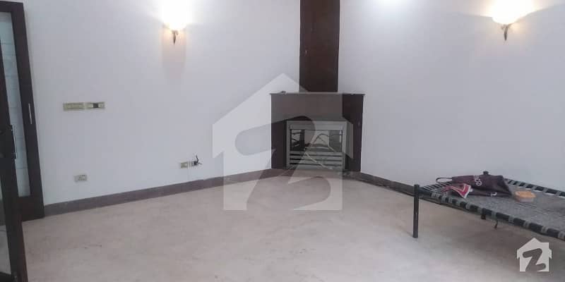 1 Kanal Lower Lock Upper Portion For Rent In DHA Phase 4