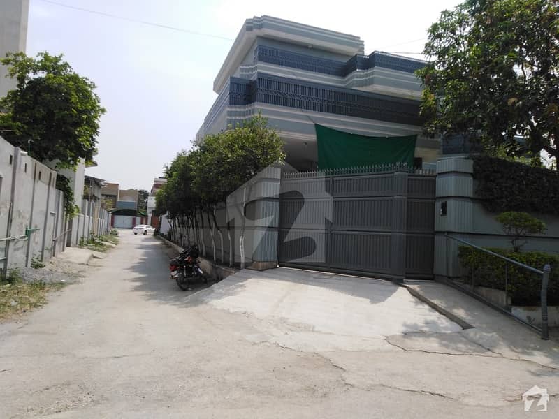 Hayatabad House Sized 1 Kanal For Sale