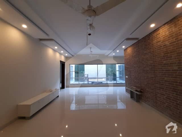 طارق گارڈنز ۔ بلاک سی طارق گارڈنز لاہور میں 6 کمروں کا 10 مرلہ مکان 2.9 کروڑ میں برائے فروخت۔