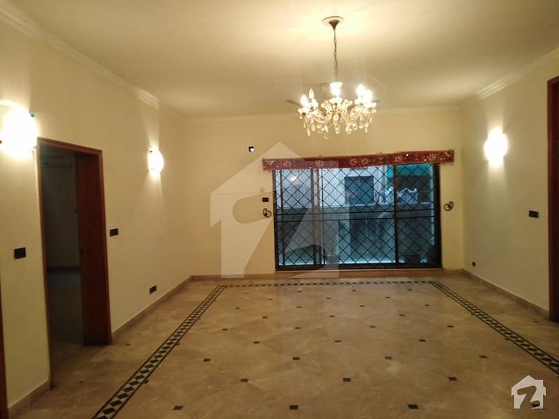 1 Kanal Out Class House For Rent Dha Phase 2