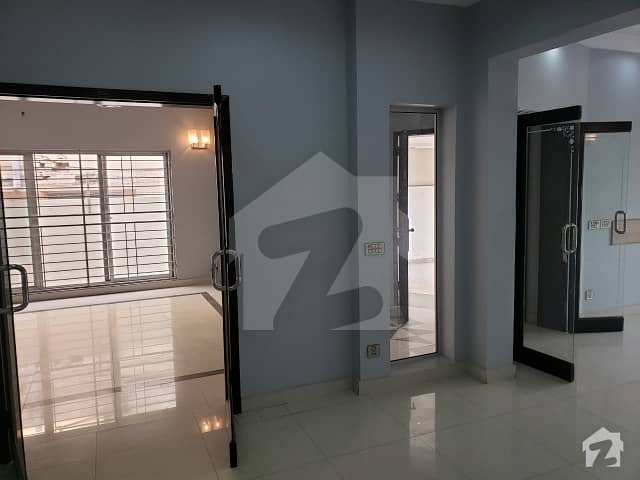 Commercial House Is Available for Rent 2 Kanal