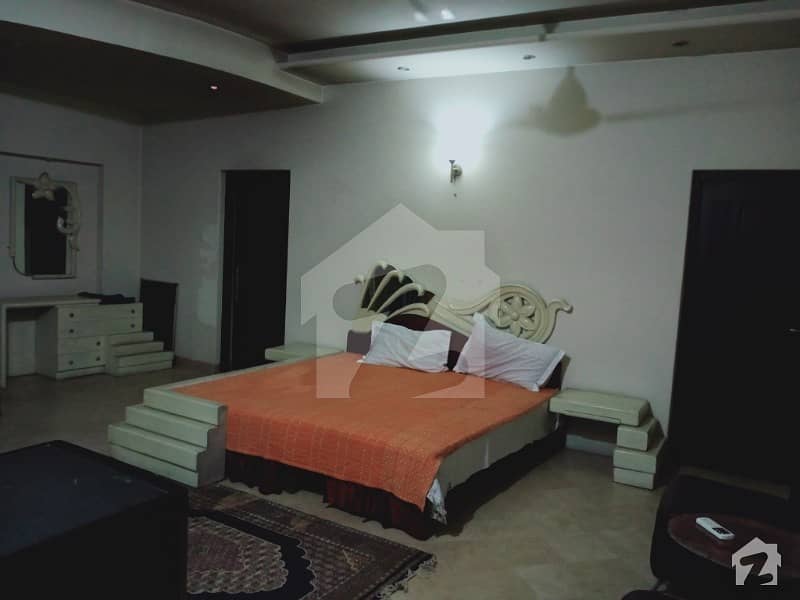 Ideal Furnished Bed Room For Male Dha Phase 3