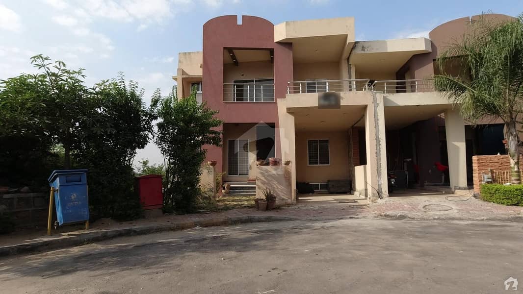 Triple Storey Corner House Is Available For Sale