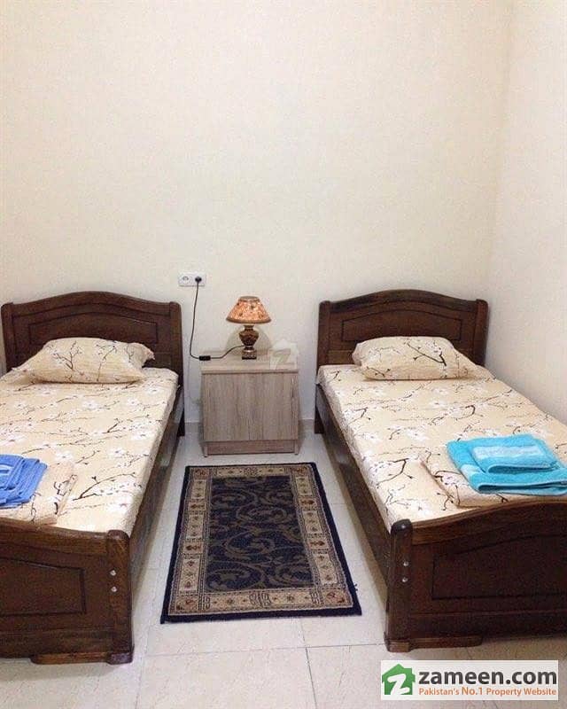 Room For Rent In Cheapest Hostel For Girls With All Facilities Near Bagh E Jinnah