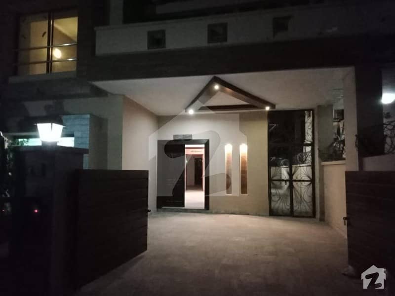 1 Kanal Luxury Full House For Rent In DHA Phase 4 DD