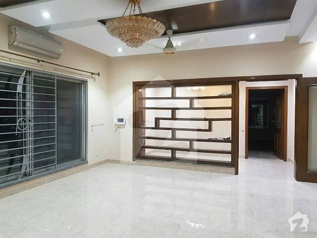 1 Kanal Separate Gate Upper Portion Dha Phase 4