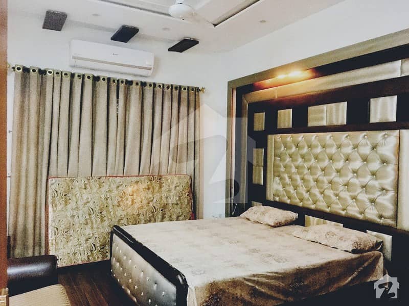ڈی ایچ اے فیز 5 - بلاک ایل فیز 5 ڈیفنس (ڈی ایچ اے) لاہور میں 4 کمروں کا 10 مرلہ مکان 1 لاکھ میں کرایہ پر دستیاب ہے۔