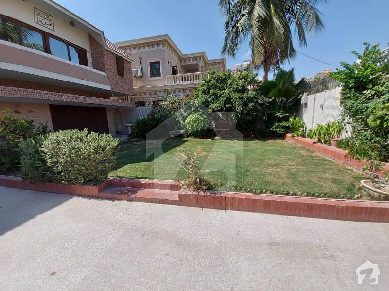 528 Yards Owner Built Bungalow For Sale DHA Phase 1