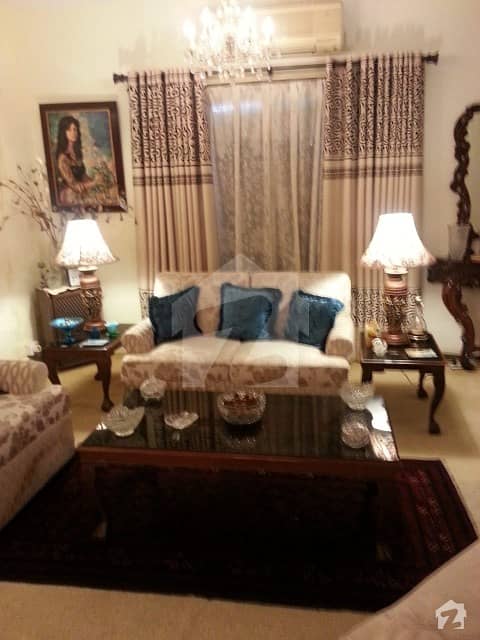 Darkhshan Villa 5 Bedrooms Drawing Dining Huge Lounge Car Parking Renovated Dha6sale