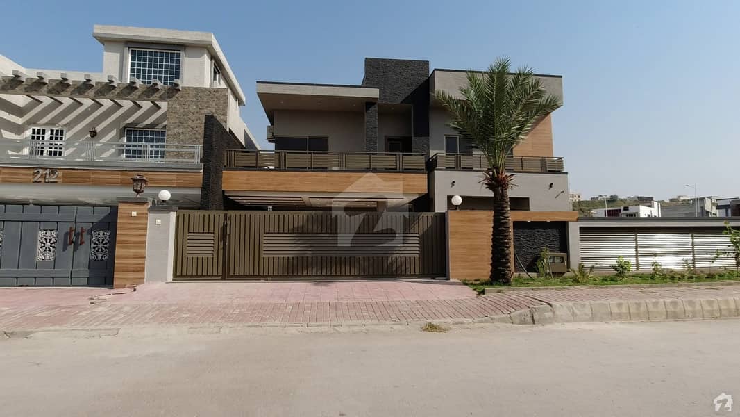 1 Kanal Semi Furnished Designer House For Sale In Bahria Town Usman D Phase VIII