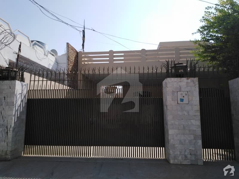 4500  Square Feet House In Model Town C