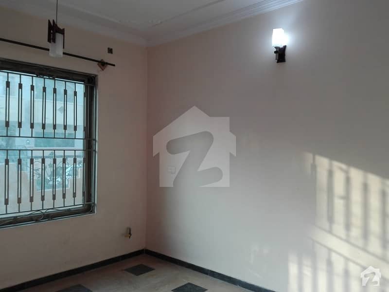 Lower Portion Of 8 Marla In Bahria Town For Rent