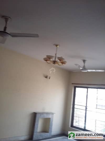 G-11/2 House 30x60 Investor Price Excellent Location G-11/2 House 30x60 Investor Price Excellent Location