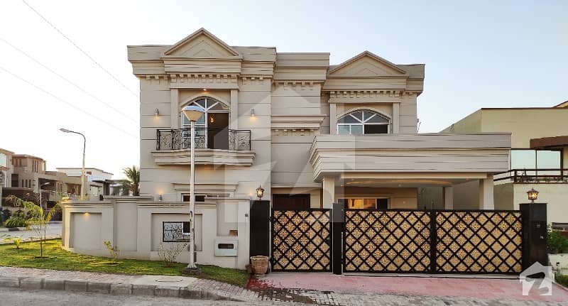 بحریہ ٹاؤن فیز 3 بحریہ ٹاؤن راولپنڈی راولپنڈی میں 7 کمروں کا 1 کنال مکان 6.25 کروڑ میں برائے فروخت۔