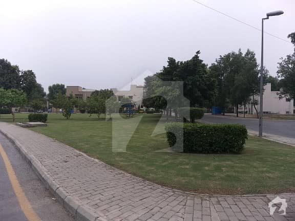 In Bahria Town Commercial Plot For Sale Sized 450  Square Feet