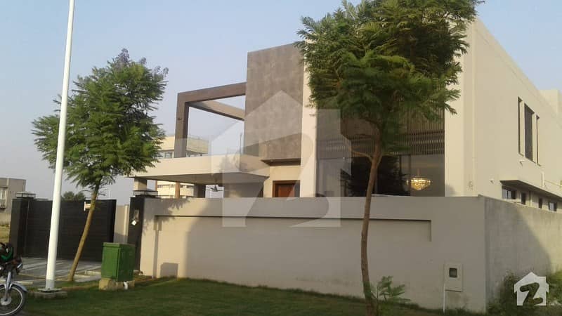 ڈی ایچ اے فیز 7 ڈیفنس (ڈی ایچ اے) لاہور میں 5 کمروں کا 1 کنال مکان 4.7 کروڑ میں برائے فروخت۔