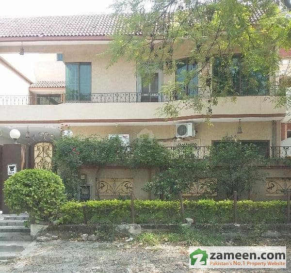 G-11/2 House 40x80 On 70 Feet Road Main Markaz At Walking Distance G-11/2 House 40x80 On 70 Feet Road Main Markaz At Walking Distance