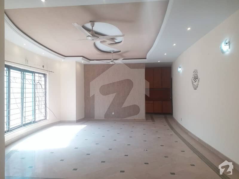 1 Kanal Beautiful Upper Portion For Rent In Phase 4
