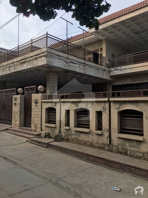 4050  Square Feet House Situated In New Lalazar For Sale