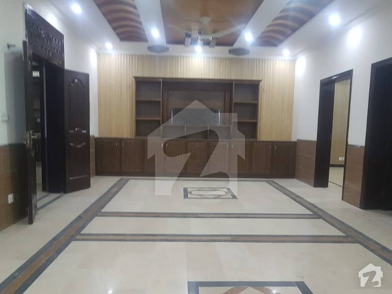 2700  Square Feet Upper Portion In Central Bani Gala For Rent