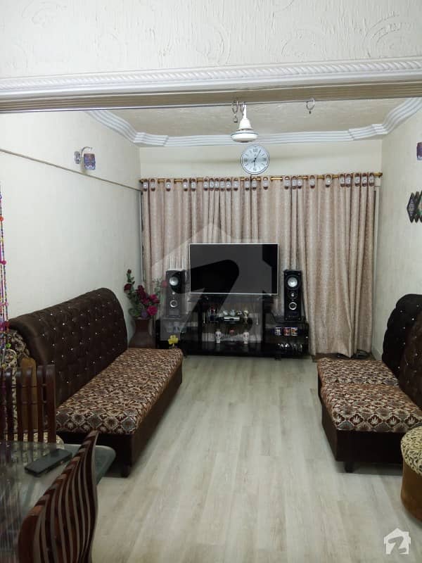 Flat Of 1200  Square Feet In Nazimabad For Sale