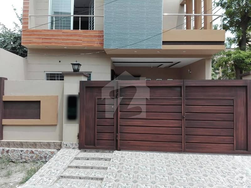 In Nasheman-e-Iqbal 7.5 Marla House For Sale