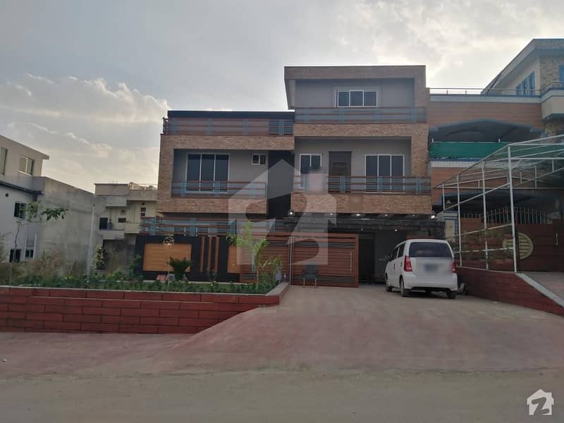 40x80 Beautiful House For Sale In G13 Islamabad