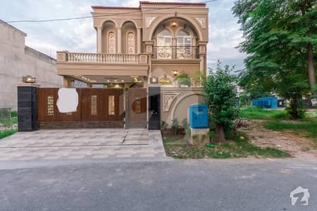 ڈی ایچ اے فیز 8 - بلاک ایم ڈی ایچ اے فیز 8 ڈیفنس (ڈی ایچ اے) لاہور میں 4 کمروں کا 10 مرلہ مکان 2.8 کروڑ میں برائے فروخت۔ ڈی ایچ اے فیز 8 - بلاک ایم ڈی ایچ اے فیز 8 ڈیفنس (ڈی ایچ اے) لاہور میں 4 کمروں کا 10 مرلہ مکان 2.8 کروڑ میں برائے فروخت۔