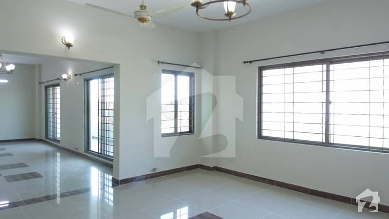 Urgent Deal 12 Marla 4 Bedrooms Flat For Sale In Askari Xi  Lahore