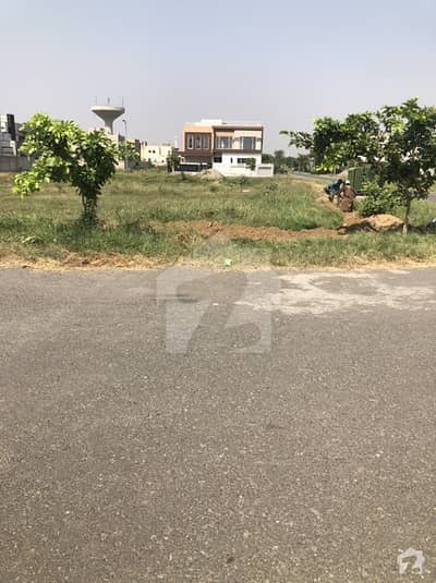 9000 Square Feet Residential Plot No. Z-525/3 Is Available For Sale 9000 Square Feet Residential Plot No. Z-525/3 Is Available For Sale