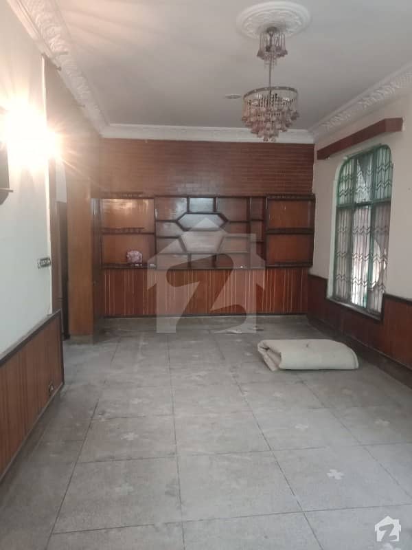 10 Marla Single Storey House For Rent In Allama Iqbal Town Karim Block