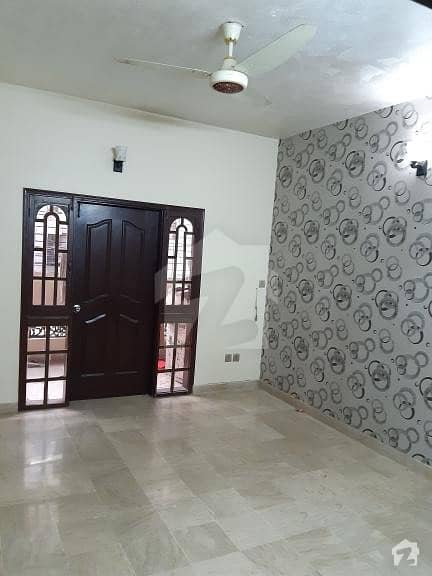 سی پی بیرر سوسائٹی گلشنِ اقبال ٹاؤن کراچی میں 3 کمروں کا 7 مرلہ فلیٹ 55 ہزار میں کرایہ پر دستیاب ہے۔