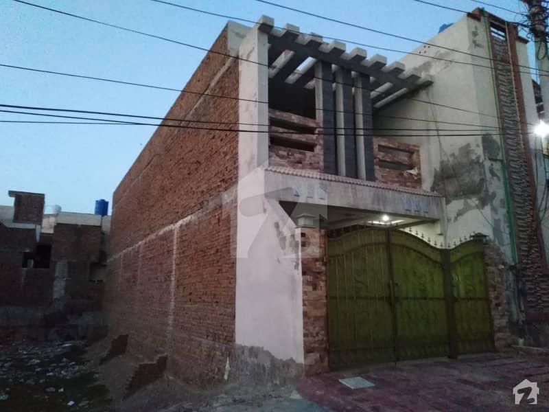 Khayaban-e-Sadiq House Sized 5 Marla Is Available